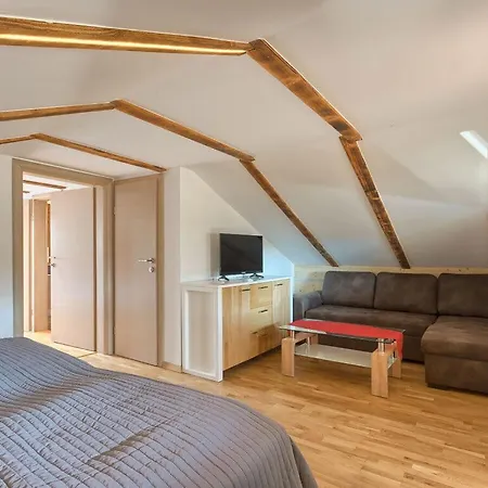 Kaja Comfortable Villa *